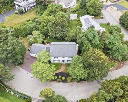 16 Whitney Ln, Plymouth