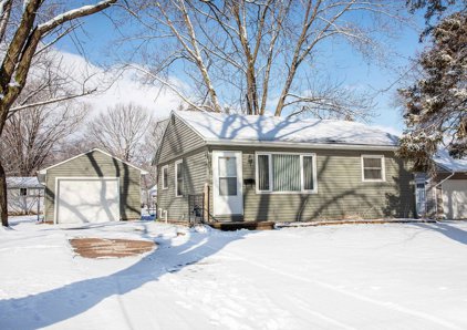 202 Iowa St, Waverly