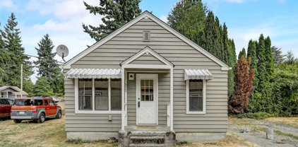 516 1/2 11th Street NW, Puyallup