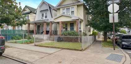 104-26 92nd Avenue, Richmond Hill