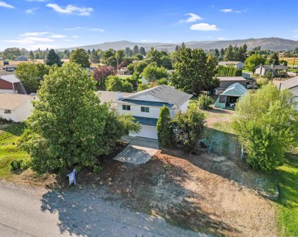 25517 E River Rd, Otis Orchards