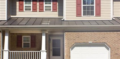 562 Fox Creek Crossing, Woodstock