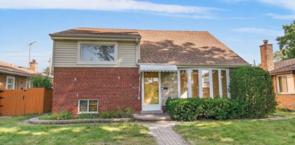 5010 Wright Terrace, Skokie