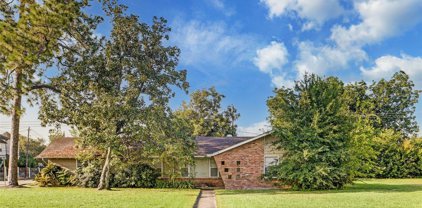 5228 Maple Street, Bellaire