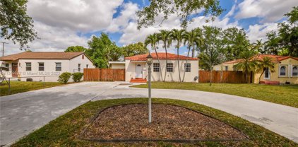 125 Truxton Dr, Miami Springs