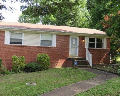 305 Southern Dr, Clarksville