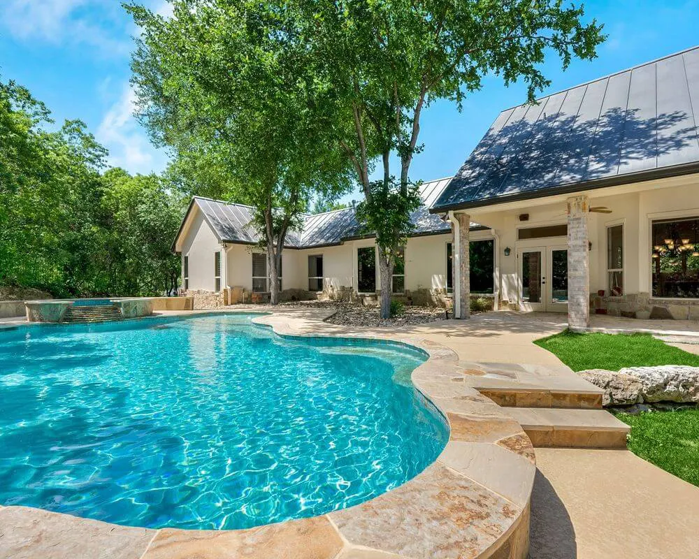 Central Texas Homes with a Pool Real Estate