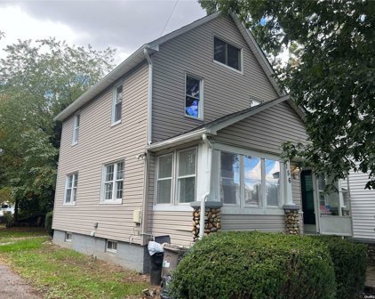 156 County Line Road, Amityville