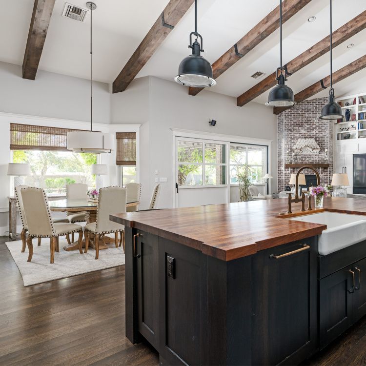 Get the Santa Clarita Listings App