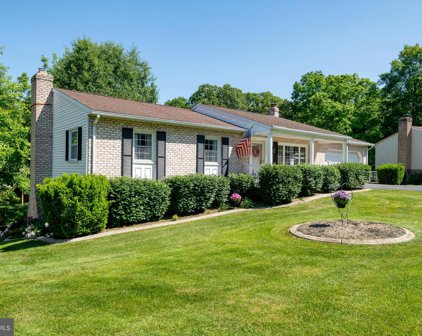 136 Lexington Rd, York