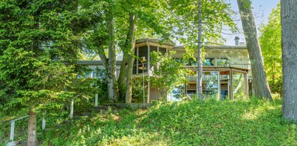 28190 S Shore Drive, Gobles