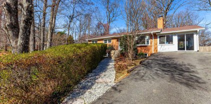 11722 Larry Rd, Fairfax