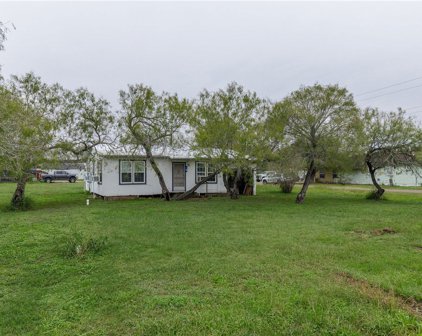 304 E RICHARD GARCIA Street, Driscoll