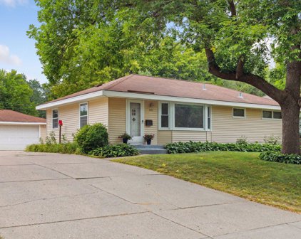 3425 Yates Avenue N, Crystal