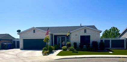9317 majestic falls, Shafter