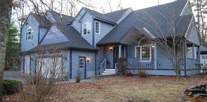 11 Woods Pond Drive, Westford