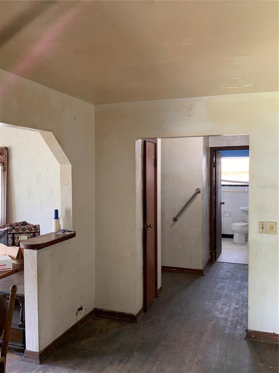 102 10th Street W, Winter Haven, 33880