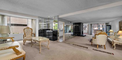 321 N Oakhurst Dr Unit 305, Beverly Hills