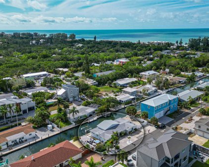 672 Jungle Queen Way, Longboat Key