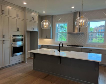 423 Burton Drive Unit 39, Alpharetta