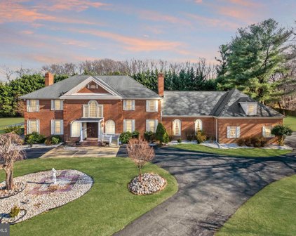 10600 Barn Wood Ln, Potomac