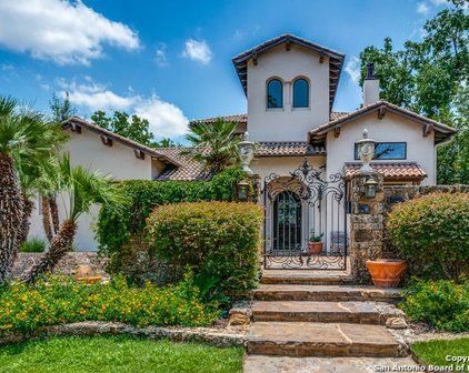 442 Canterbury Hill St, San Antonio