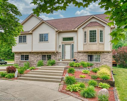 530 SALUS, Waterford Twp