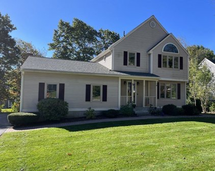 21 Laurelwood Dr, Worcester
