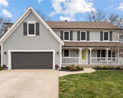5702 W 157th Place, Overland Park