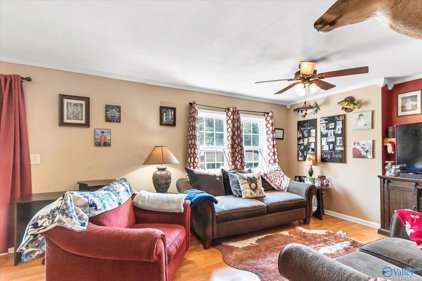 1606 Valley Drive, Attalla