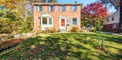 2 Cambria Ct, Wayne