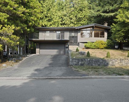 5382 Ranger Avenue, North Vancouver