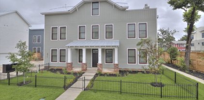 311 E Evergreen St Bldg 2, San Antonio