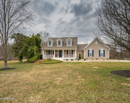 2436 Eastwood Cir, Crestwood