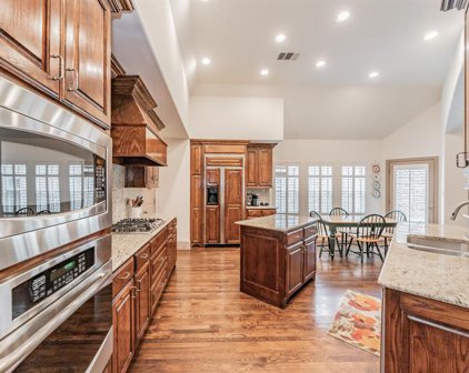 604 Creekview  Lane, Colleyville