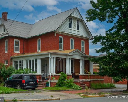 123 S Maple Ave, Martinsburg