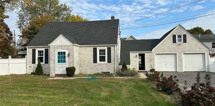 959 Sterling Place, West Babylon