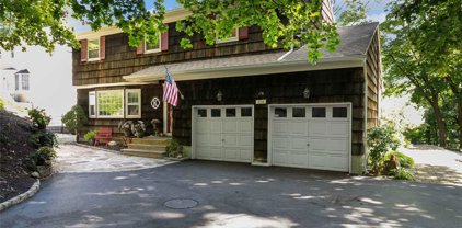 216 Mill Dam Road, Centerport