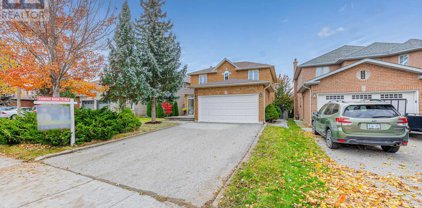 924 College Manor Drive, Newmarket
