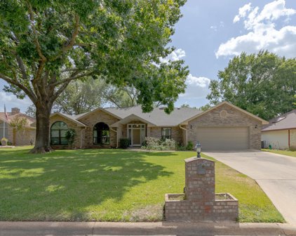 112 Broadmoor Street, Meadowlakes