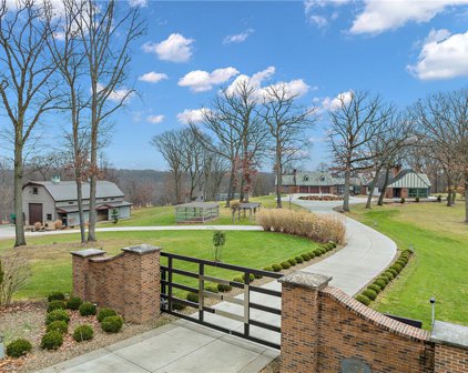 135 Fox Hill Dr, Bell Acres