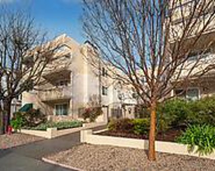 30 Lorton Avenue Unit 104, Burlingame