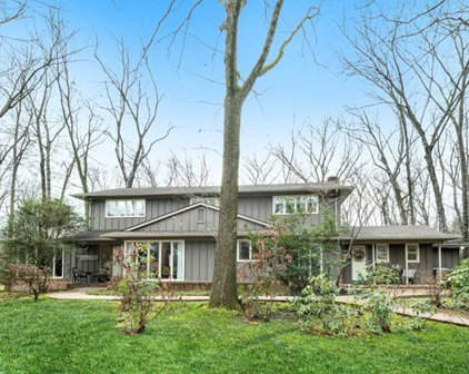 401 Carriage Lane, Wyckoff