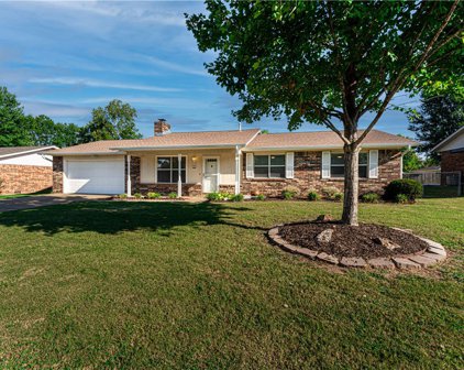 1305 Callahan  Drive, Rogers