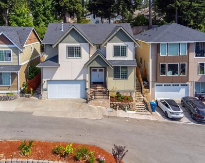 22720 SE 101st place, Kent