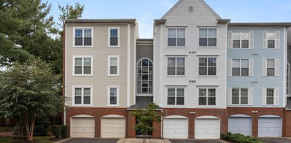 261 S Pickett St Unit #402, Alexandria