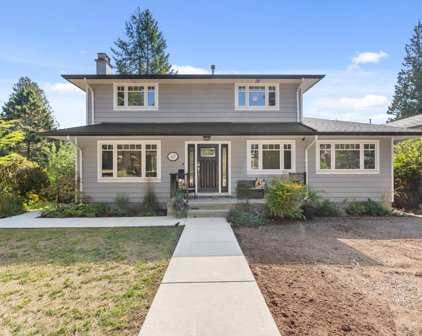 327 E 23rd Street, North Vancouver