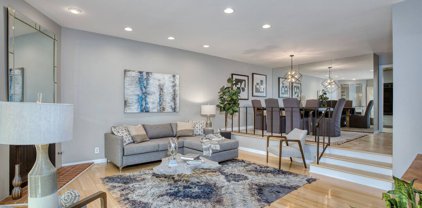 21801  Burbank Blvd Unit 67, Woodland Hills