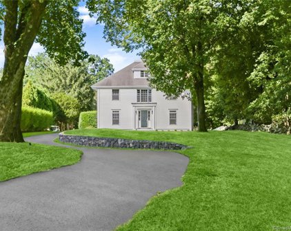 57 Maple Avenue North, Westport