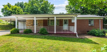2636 West View Acres  Street, Hickory